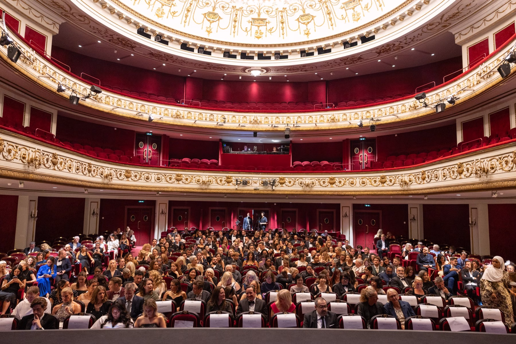 Around 500 guests at the European Natural Beauty Awards 2026 ceremony in the Théâtre Marigny, Paris